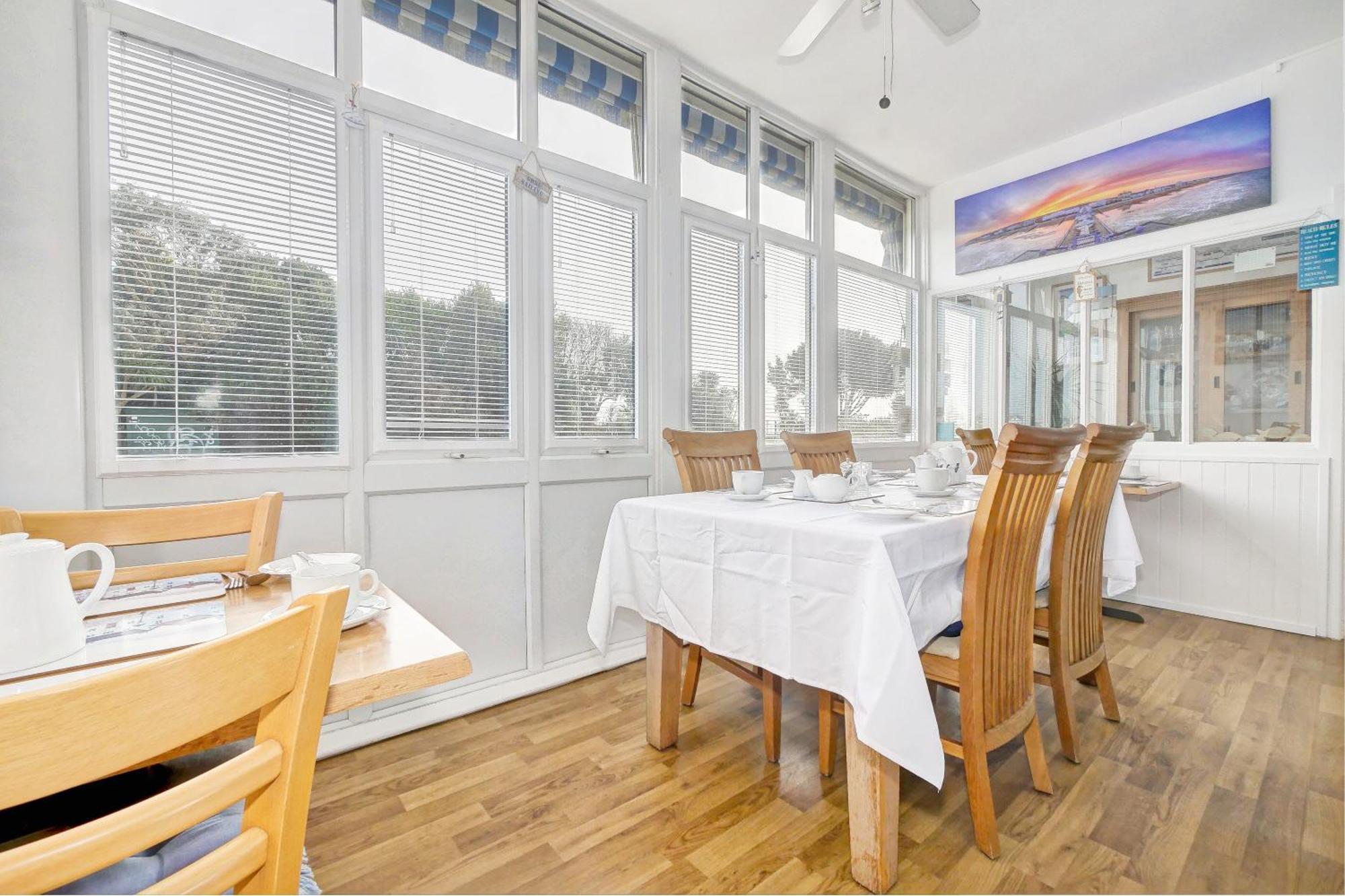 איסטבורן Bay Lodge Guest House מראה חיצוני תמונה